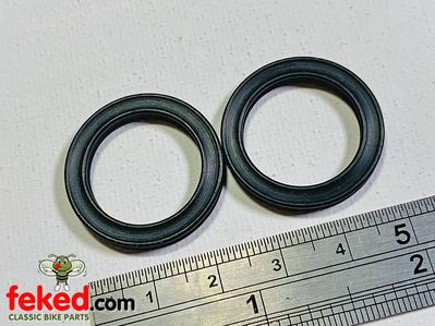 Oil Seal Set - Engine and Gearbox - Triumph T120, T140, TR7 5 Speed, 1972-1983 - OEM: E4568, 70-4568, E3833, 70-3833, T1956, 57-1956, T946, 57-0946